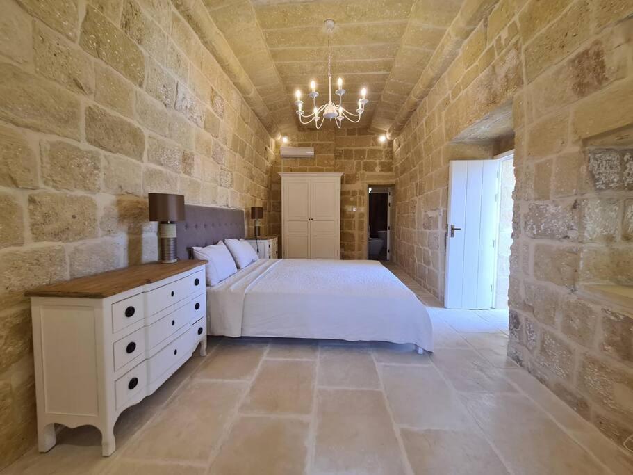With Large Pool And Garden In Gozo Villa *