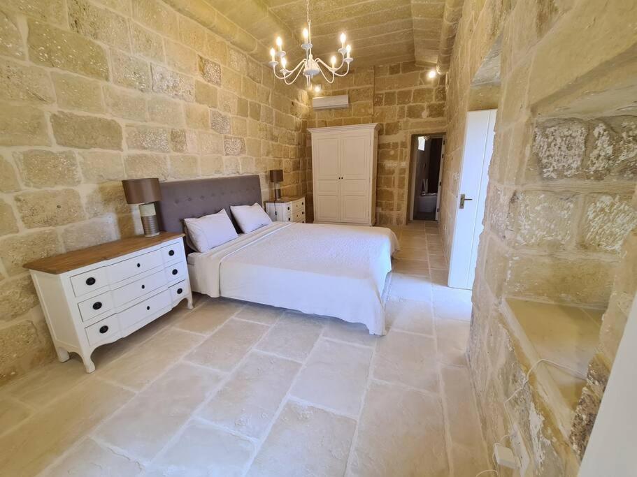 With Large Pool And Garden In Gozo Villa Gharb (Gozo)