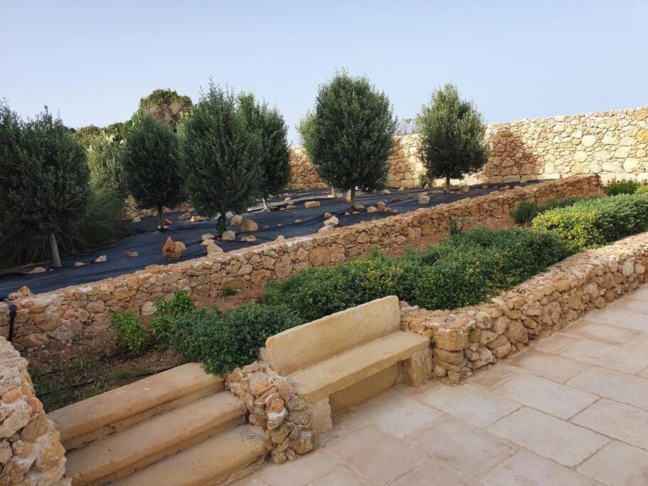 Villa With Large Pool And Garden In Gozo Gharb (Gozo)