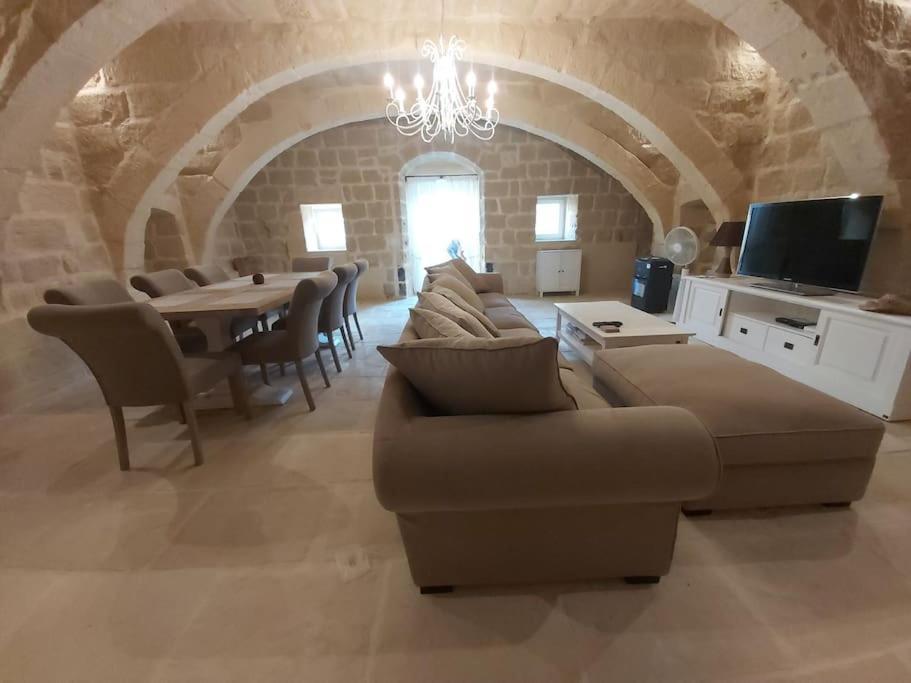 With Large Pool And Garden In Gozo Gharb (Gozo)