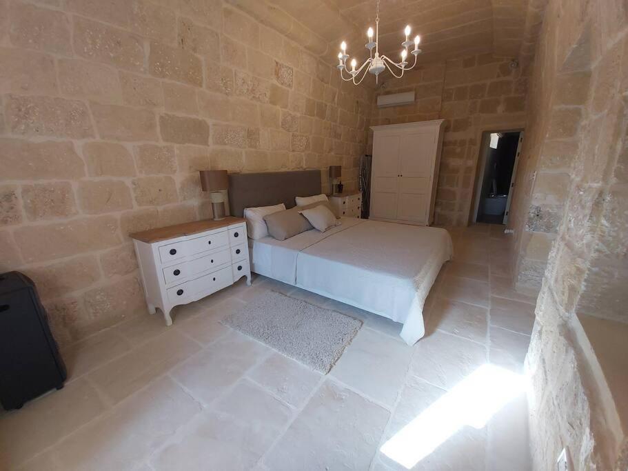 Villa With Large Pool And Garden In Gozo Gharb (Gozo)
