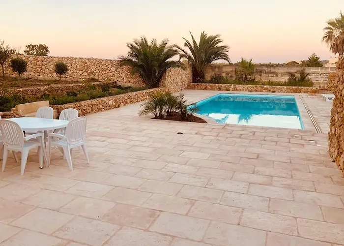 Farmhouse Villa With Large Pool And Garden In Gozo