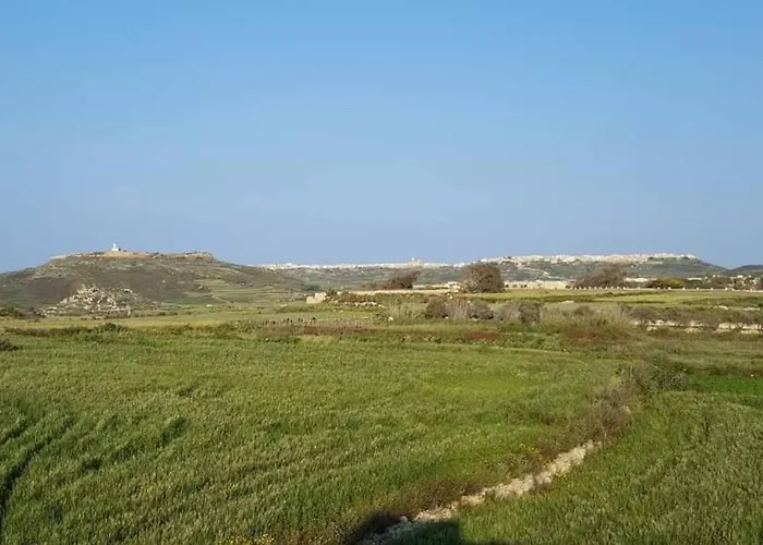Farmhouse Villa With Large Pool And Garden In Gozo