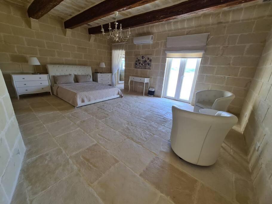 With Large Pool And Garden In Gozo Villa *