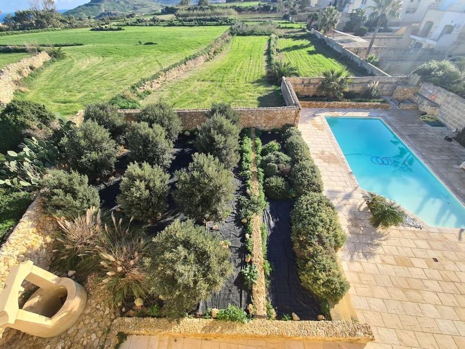 With Large Pool And Garden In Gozo Villa Għarb