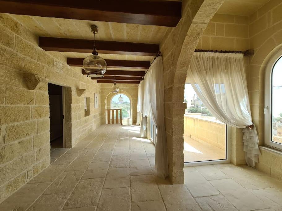 Villa With Large Pool And Garden In Gozo